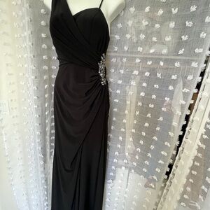 Sophisticated One Shoulder Black Dress